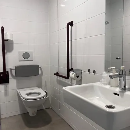 Ais Center Otel 2*
