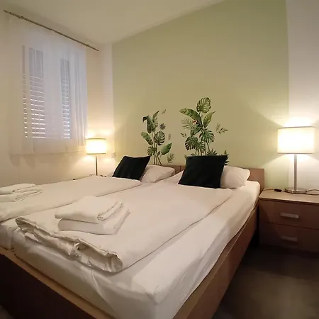 Ais Center Отель 2*