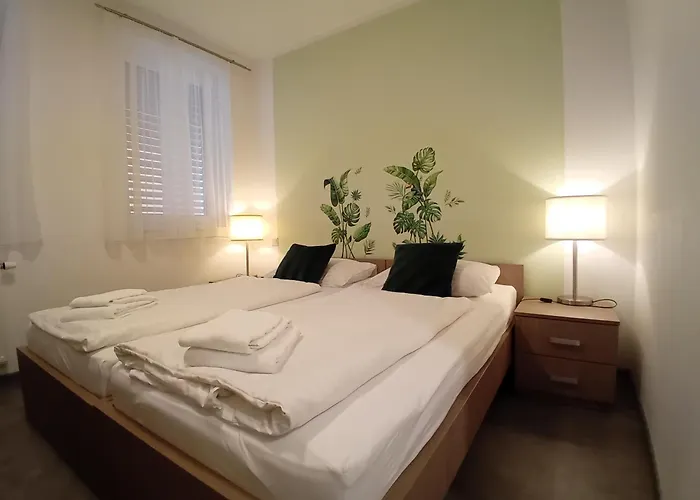 Ais Center Отель 2*